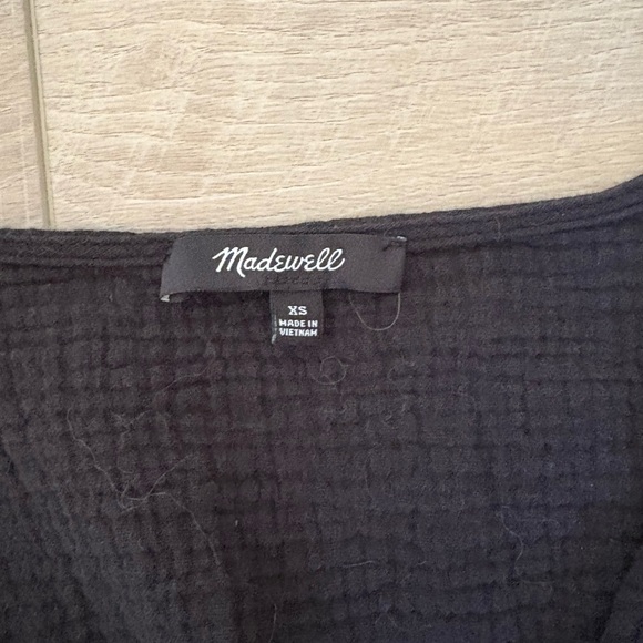 Madewell Julienne smocked Black Textured V-Neck Blouse - Picture 2 of 7